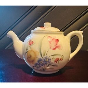 Vintage Jackson’s of Piccadilly Bone China special edition teateapot